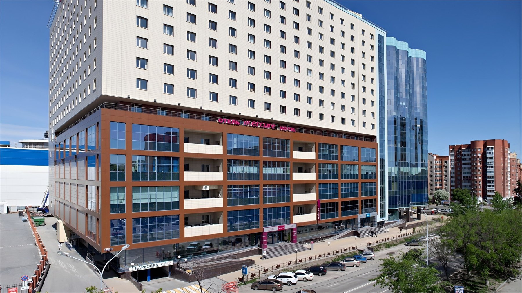Общий вид отеля Mercure Тюмень Центр