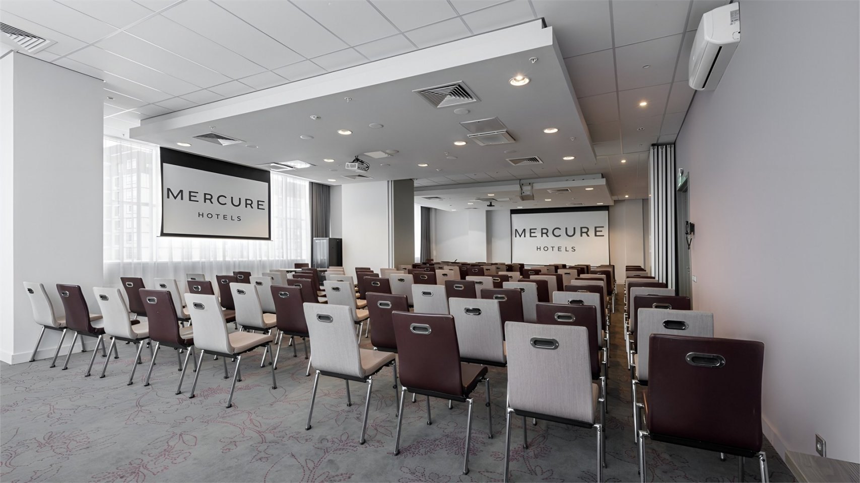 Общий вид отеля Mercure Тюмень Центр